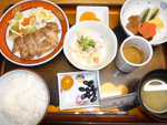 デイサービスやまももの家 美味しい食事 提供する食事やお菓子は全て調理師による手作りです!